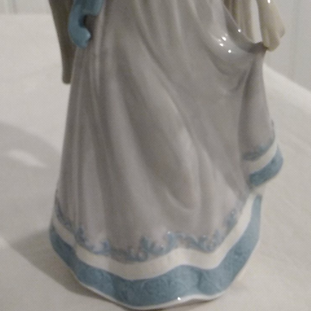 SALE Bundle Of Beautiful Angels - Picture 5 of 14